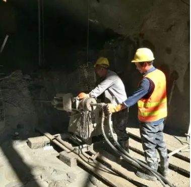 新兴镇水下抗分散灌浆料特点 水下不分散注浆料介绍